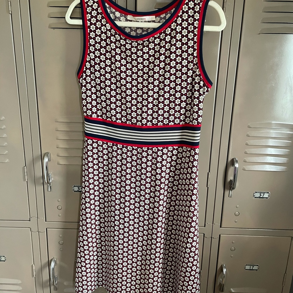 Studio M Sleeveless Dress -Size Medium